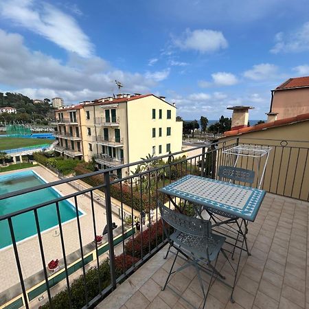 Appartamento Vista Mare Con Piscina Cala Di Sole Imperia Exterior foto