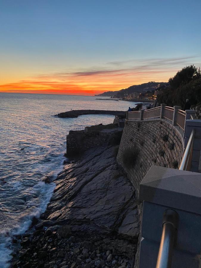 Appartamento Vista Mare Con Piscina Cala Di Sole Imperia Exterior foto