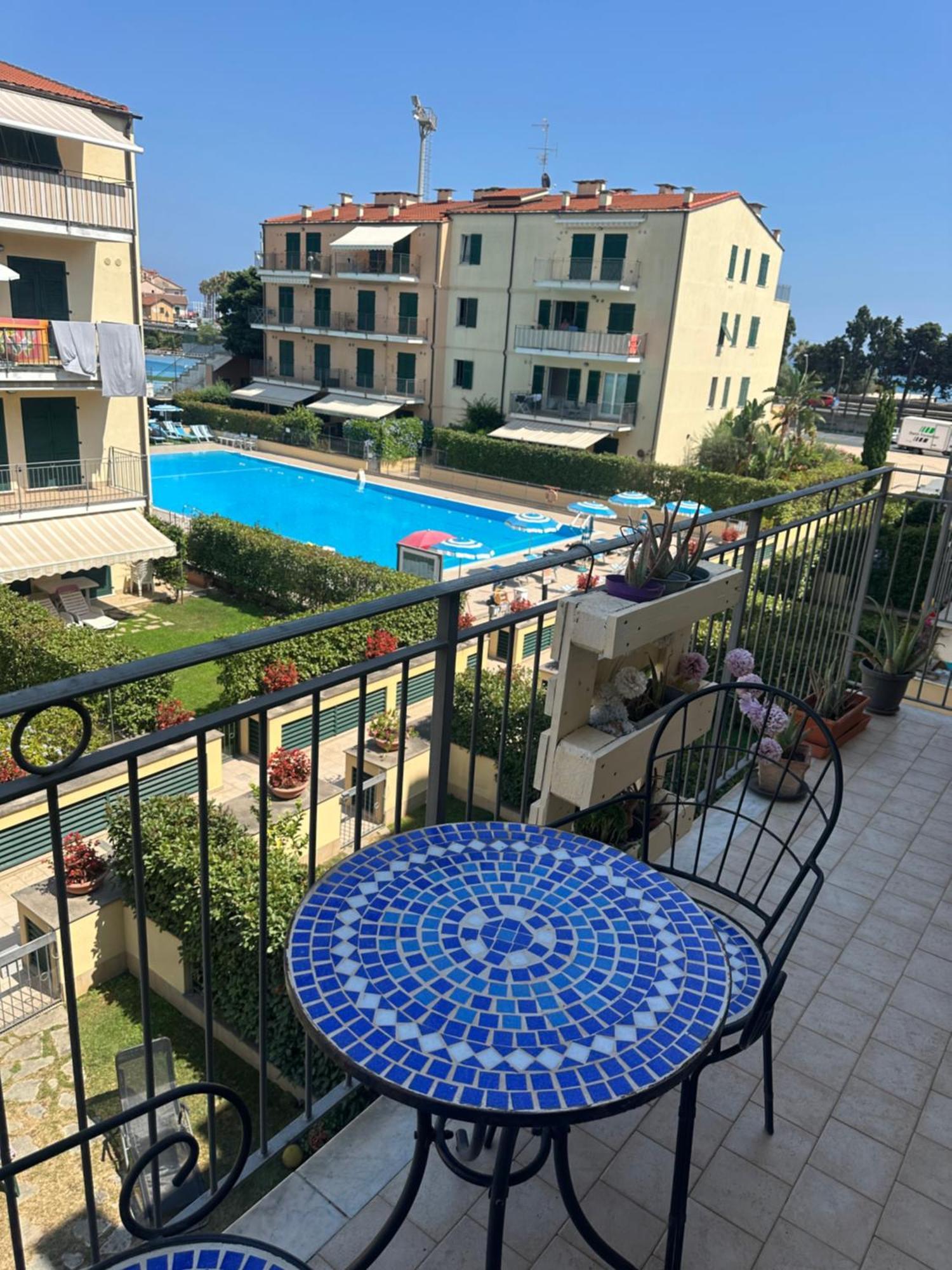 Appartamento Vista Mare Con Piscina Cala Di Sole Imperia Exterior foto