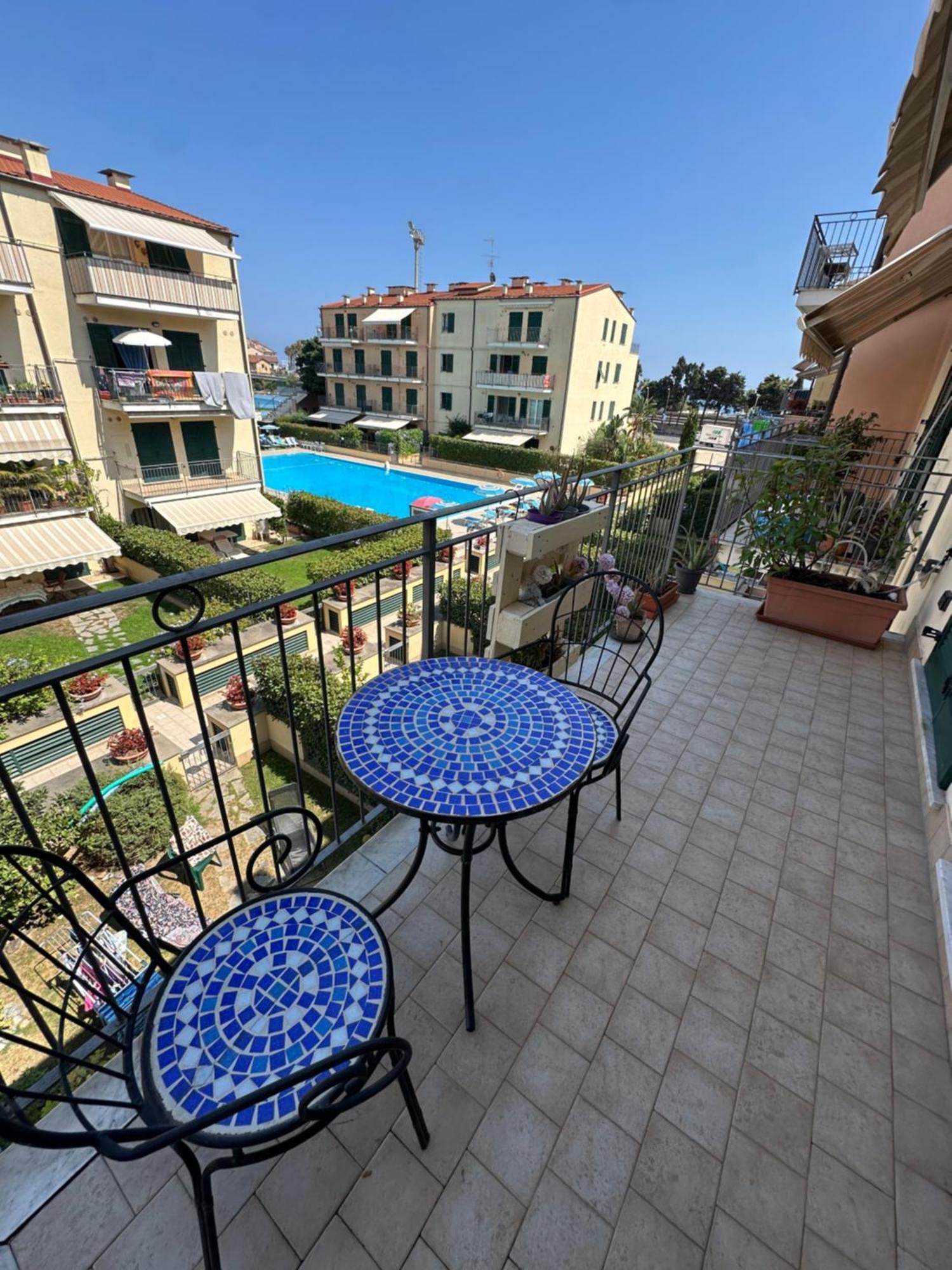 Appartamento Vista Mare Con Piscina Cala Di Sole Imperia Exterior foto